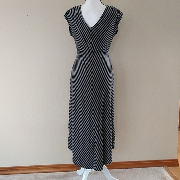 Mossimo Striped V Neckline High Low Hem Dress M Gray Black Stripes - Picture 7 of 13